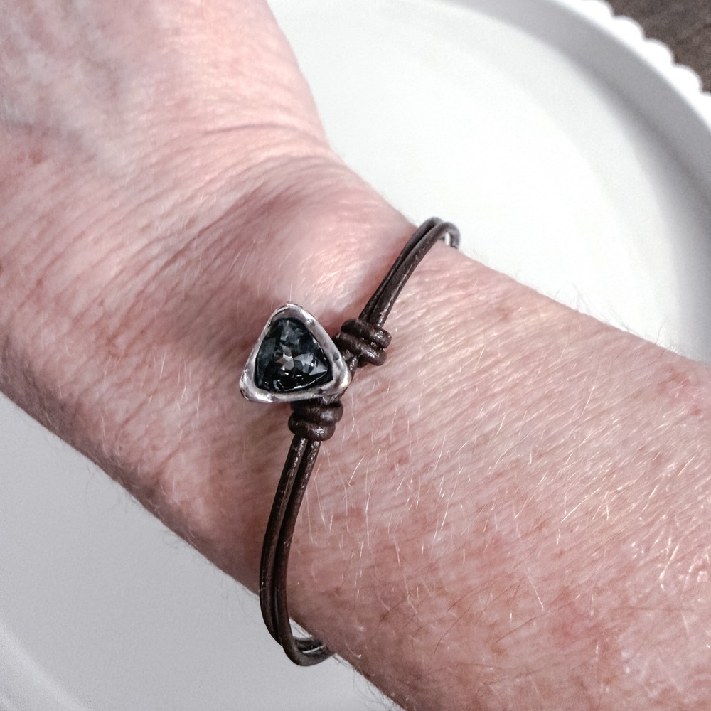 Uno de 50 Crystal Leather Button-Closure Bracelet